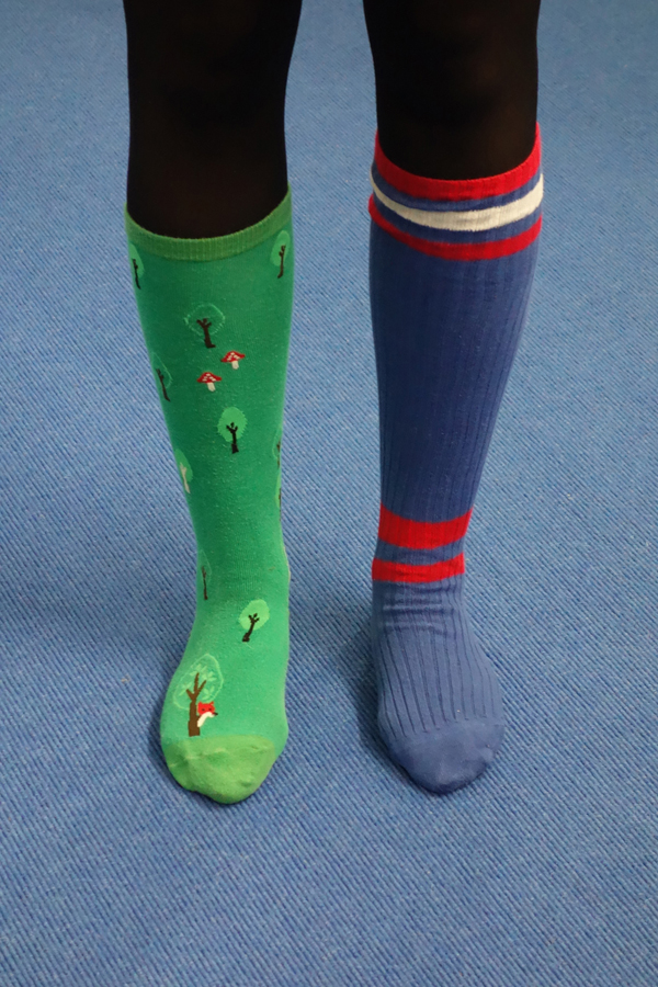 Abbildung von zwei unterschiedlichen Socken